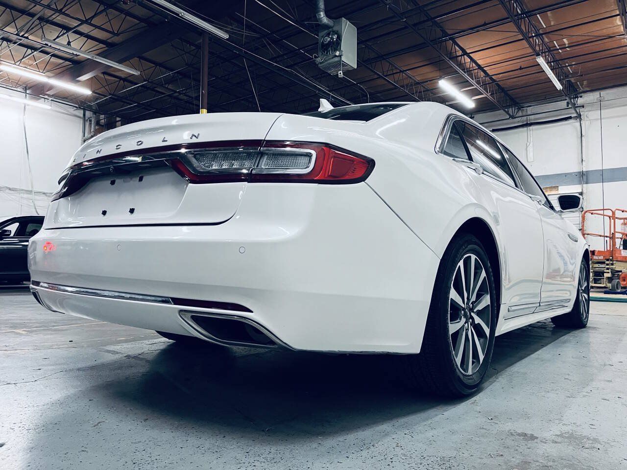 Used 2019 Lincoln Continental Premiere FWD image 8