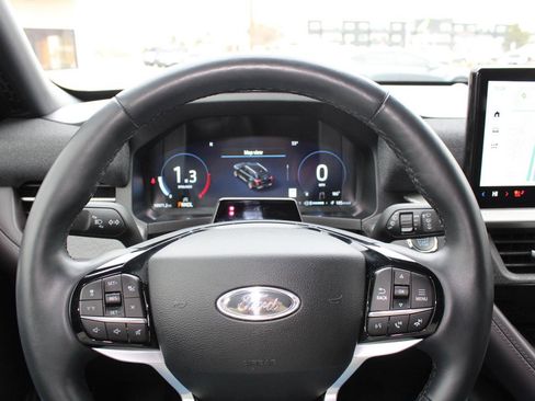 Used 2025 Ford Explorer Platinum w/ LUX Leather Package image 51