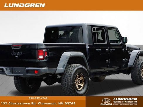 Used 2023 Jeep Gladiator Sport image 3