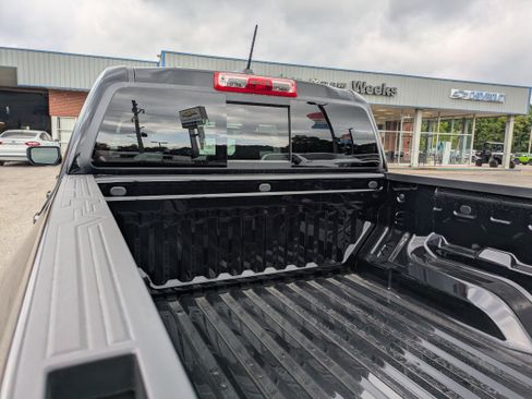 New 2025 Chevrolet Colorado LT w/ LT Convenience Package image 6