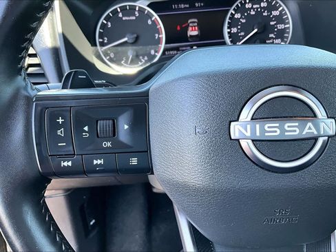 Used 2025 Nissan Rogue SV FWD image 21