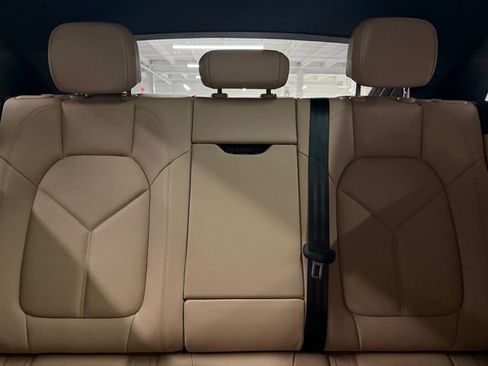Certified 2026 Porsche Macan AWD/4WD image 26