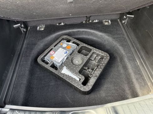 Used 2023 Jeep Compass Limited w/ Elite Group image 17