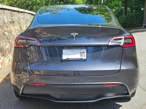 Used 2025 Tesla Model Y Long Range RWD image 9