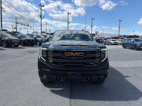 Used 2023 GMC Sierra 1500 AT4 w/ AT4 Premium Package AWD/4WD image 2