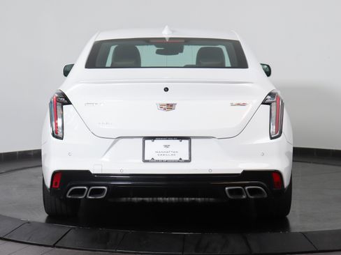 Used 2022 Cadillac CT4 V w/ Navigation Package image 4