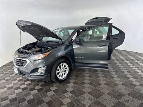 Used 2018 Chevrolet Equinox LS FWD image 12