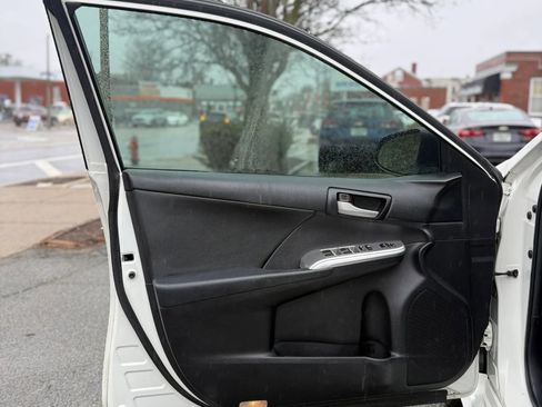 Used 2014 Toyota Camry SE image 27