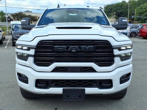 New 2026 RAM 2500 Laramie AWD/4WD image 9