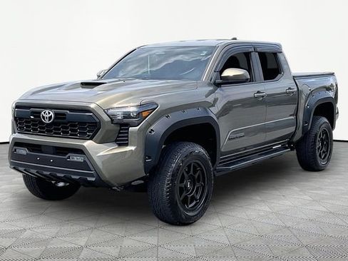 Used 2025 Toyota Tacoma TRD Sport RWD image 3