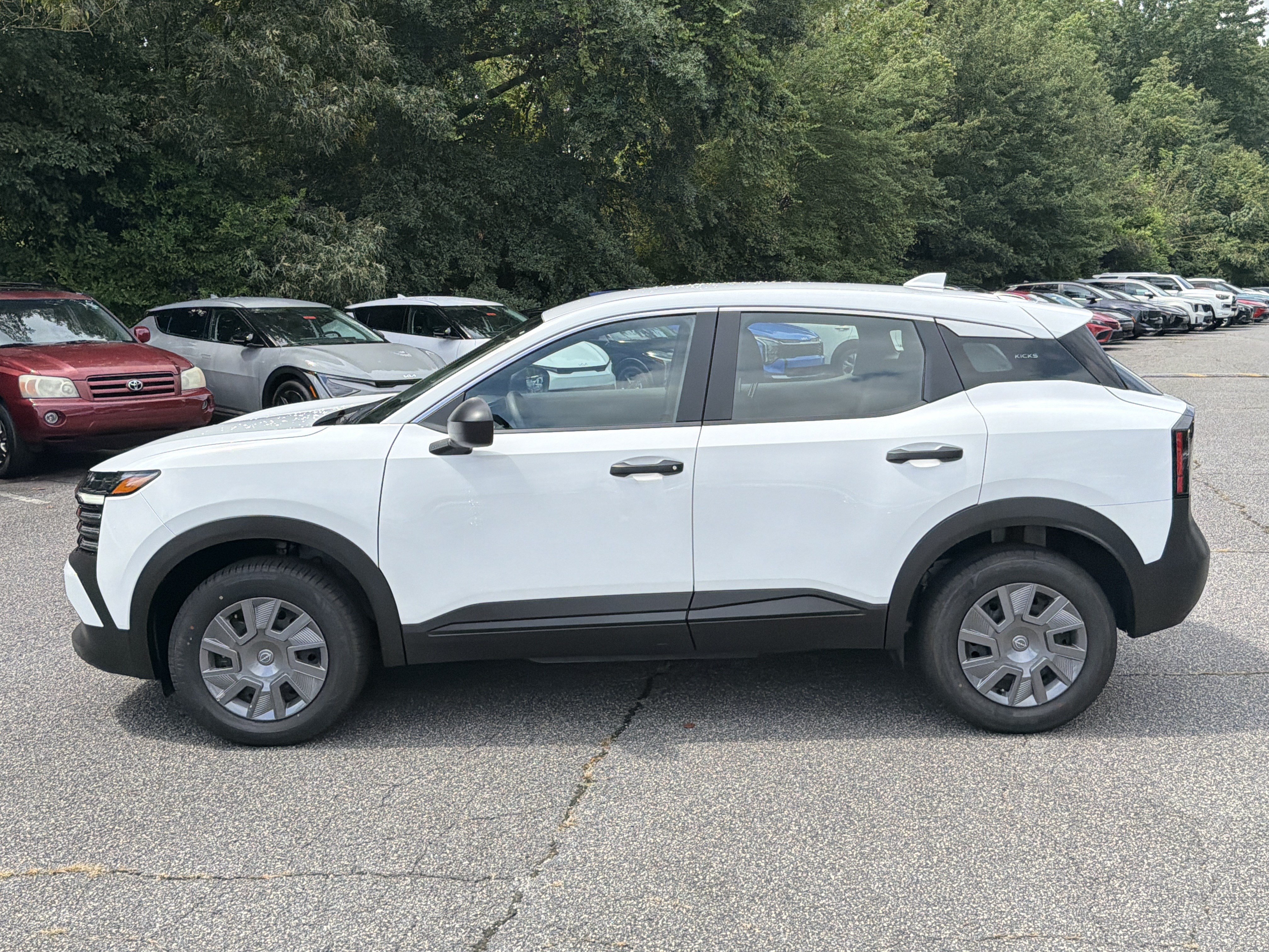 Used 2025 Nissan Kicks S FWD image 4