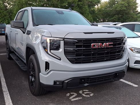 Used 2024 GMC Sierra 1500 Elevation AWD/4WD image 5
