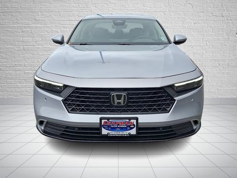 Used 2024 Honda Accord Touring image 2
