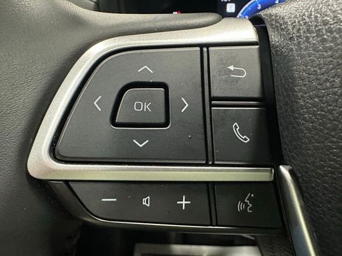 Used 2025 Toyota Grand Highlander AWD image 19