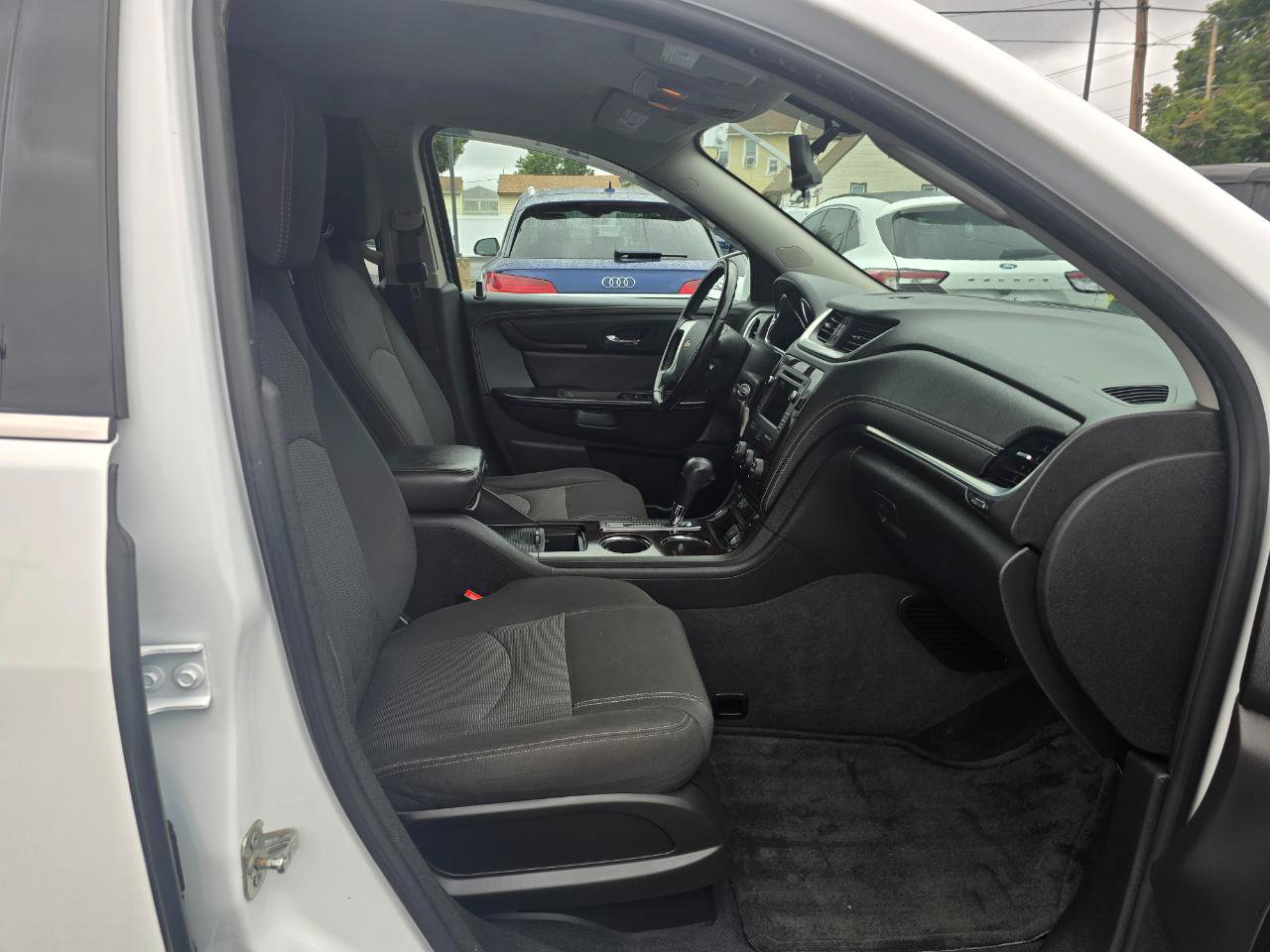 Used 2017 Chevrolet Traverse LT w/ Style and Technology Package AWD/4WD image 17