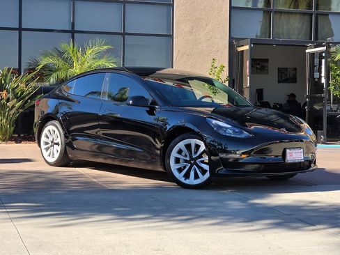 Used 2022 Tesla Model 3 image 3