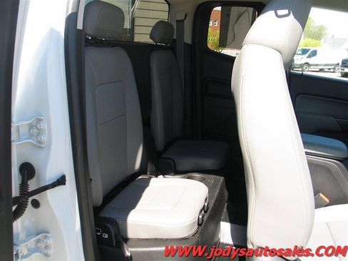 Used 2017 Chevrolet Colorado W/T w/ WT Convenience Package RWD image 24