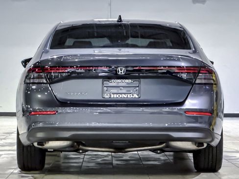 Used 2025 Honda Accord SE image 9