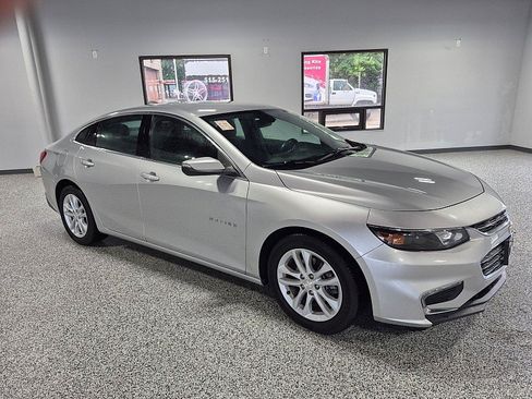 Used 2016 Chevrolet Malibu LT FWD image 8