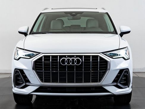 Certified 2025 Audi Q3 2.0T Premium Plus w/ Premium Plus Package image 2