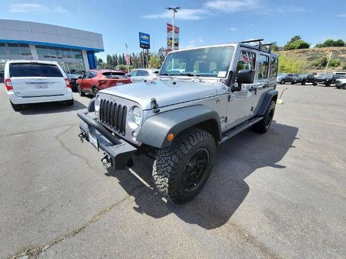 Used 2017 Jeep Wrangler Unlimited Sport w/ Mopar Black Appearance Group AWD/4WD image 4