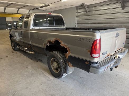 Used 2002 Ford F250 4x4 SuperCab Super Duty image 3