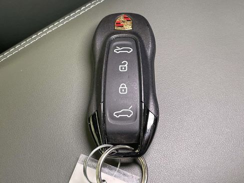 Used 2025 Porsche Macan 4 Electric image 44