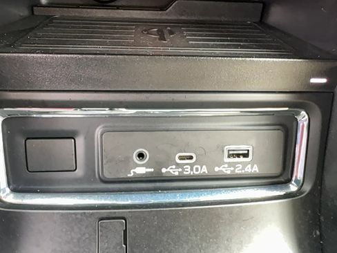 Used 2024 Subaru Ascent Premium w/ Convenience Package image 20