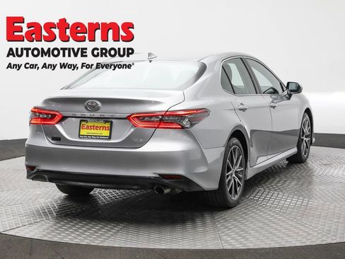 Used 2024 Toyota Camry XLE FWD image 5