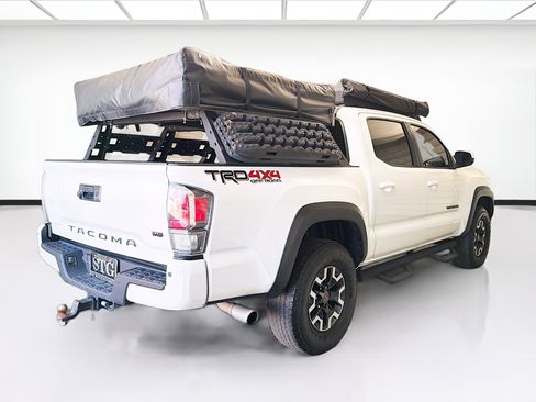 Used 2022 Toyota Tacoma TRD Off-Road w/ Technology Package image 4