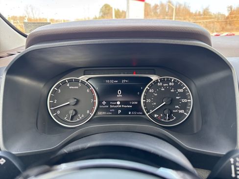 Used 2022 Nissan Rogue SV image 19