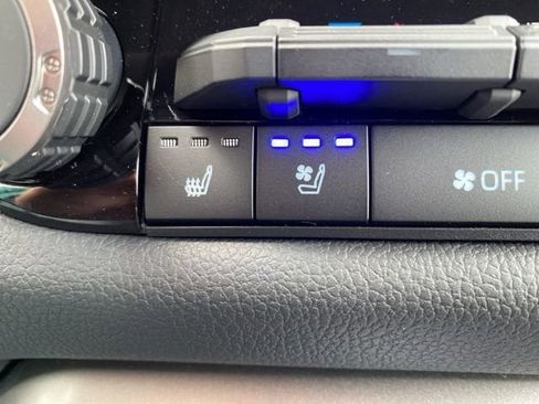 New 2026 Toyota Tundra Limited AWD/4WD image 11