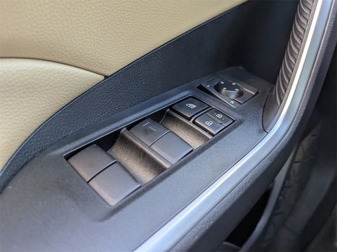 Used 2023 Toyota RAV4 LE image 18