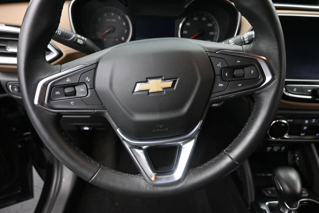 Used 2021 Chevrolet TrailBlazer ACTIV w/ Technology Package AWD/4WD image 17