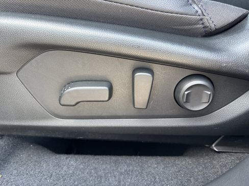 Used 2025 Subaru Forester Premium AWD/4WD image 16