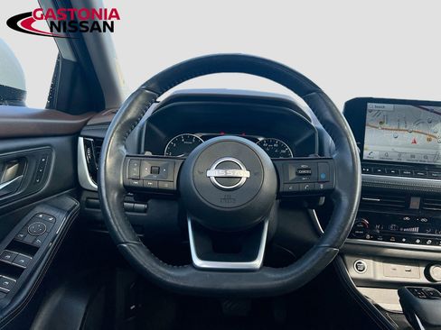 Used 2023 Nissan Rogue SL w/ SL Premium Package image 31