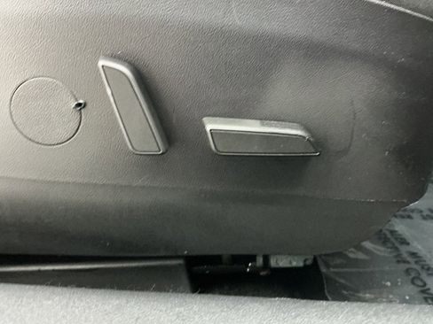 Used 2022 Tesla Model 3 Standard Range RWD image 40