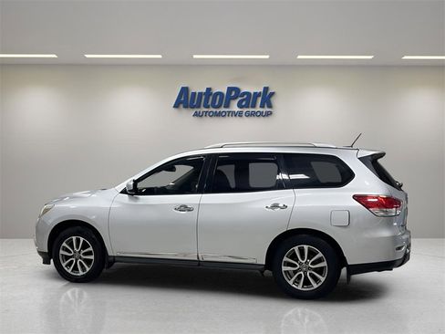 Used 2013 Nissan Pathfinder SL w/ SL Premium Pkg image 4