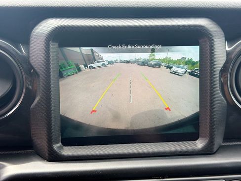 Used 2022 Jeep Wrangler Unlimited Sport AWD/4WD image 28
