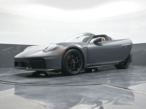 Certified 2026 Porsche 911 Targa 4 GTS AWD/4WD image 26