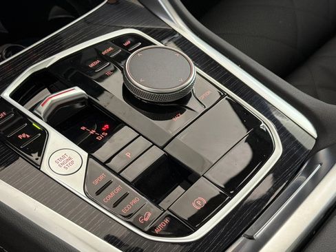 New 2026 BMW X6 xDrive40i w/ Climate Comfort Package image 17