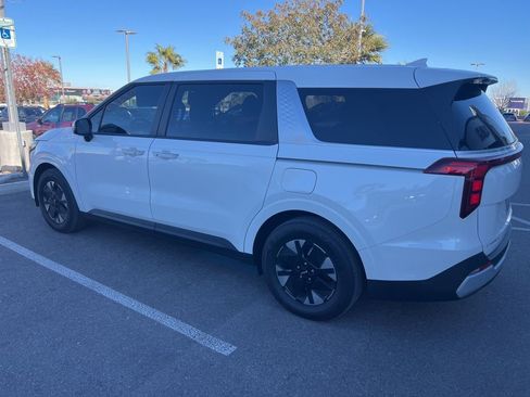 Used 2025 Kia Carnival LXS image 5