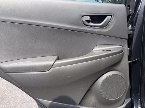 Used 2021 Hyundai Kona SE FWD image 22