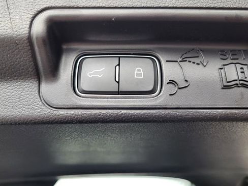 Used 2022 Ford Explorer Platinum w/ Equipment Group 601A image 6