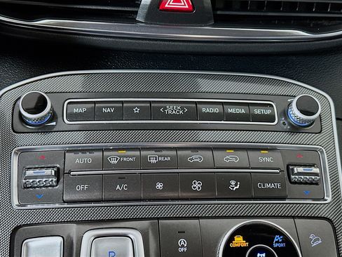 Used 2023 Hyundai Santa Fe SEL AWD/4WD image 16