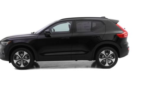 Certified 2026 Volvo XC40 B5 Plus w/ Protection Package Premier image 3