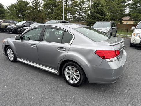 Used 2010 Subaru Legacy 2.5i Premium image 29