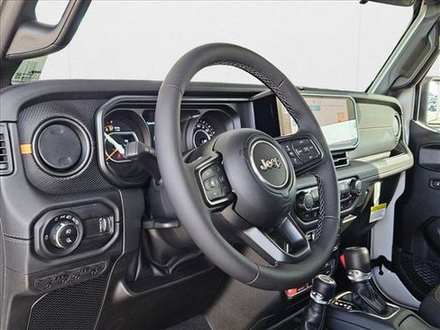New 2025 Jeep Gladiator Mojave w/ Convenience Group image 3