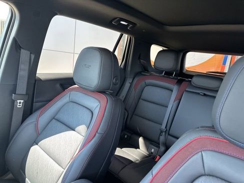 New 2026 Chevrolet Equinox RS w/ Convenience Package III AWD/4WD image 12