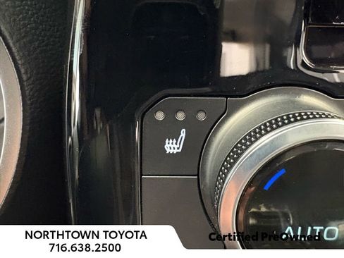 Used 2023 Toyota Highlander XLE image 13